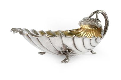 GRANDE COUPE DE PRESENTATION EN ARGENT. Par...