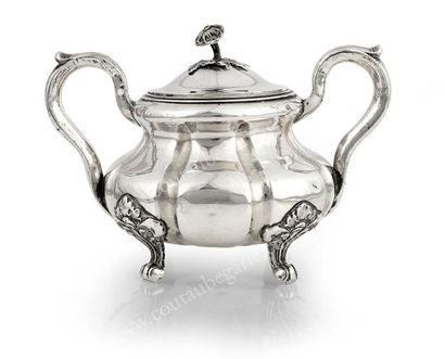 SUCRIER COUVERT EN ARGENT. Par GRIGORIEFF,...