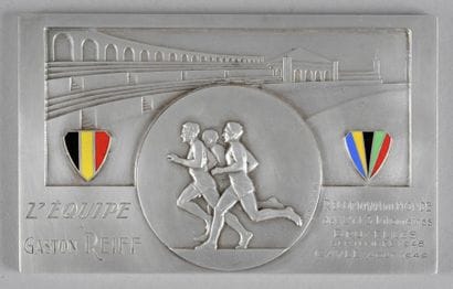 Plaque en bronze argenté offerte par l'équipe...