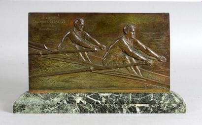 Bas relief en bronze sur socle marbre signé...
