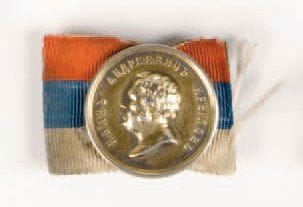 Insigne de revers en vermeil sur ruban, représentant...