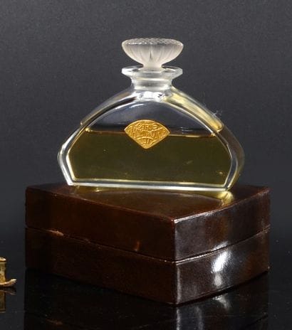 Coty
«Jasmin de Corse» - (années 1910).
Présenté...