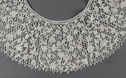 Col berthe en dentelle Venise, aiguille,...