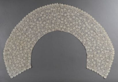 Large col en dentelle mixte crochet et aiguille,...