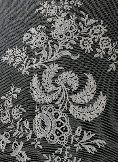 Voile de mariée en fine application d’Angleterre,...