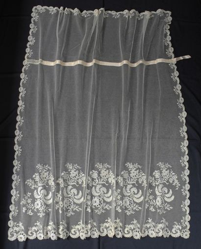 Voile de mariée en fine application d’Angleterre,...