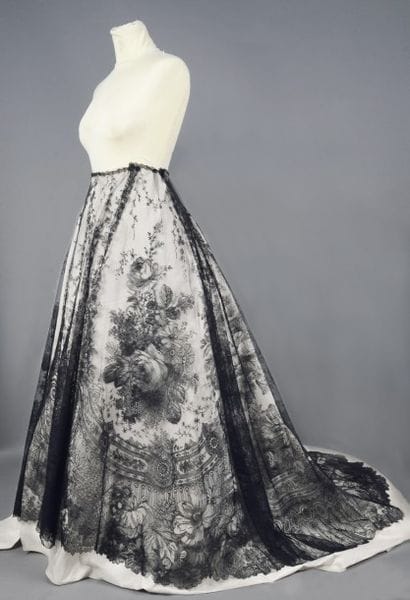 Exceptionnelle jupe ou robe de dessus pour...
