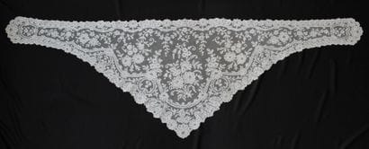Rare fichu en dentelle de Valenciennes de...
