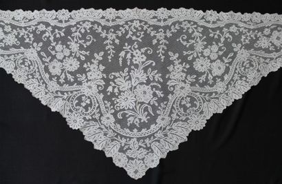 Rare fichu en dentelle de Valenciennes de...