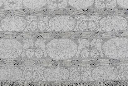 Tapis de table ou tenture en rare dentelle...