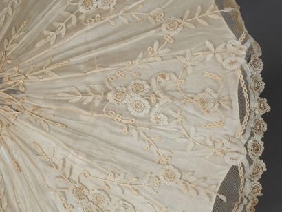 Grande ombrelle en dentelle application Princesse...