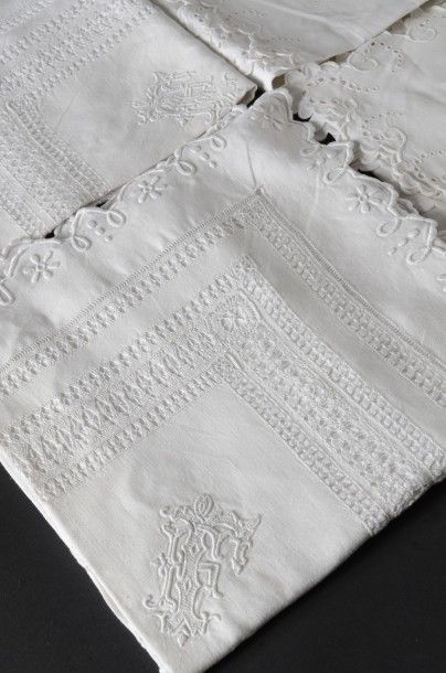 Deux paires de taies brodées, vers 1900,...