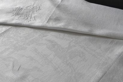 Nappe d'un service de chasse en coton damassé,...