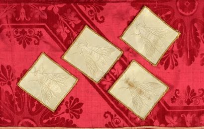 Ensemble de quatre motifs d'abeilles impériales...