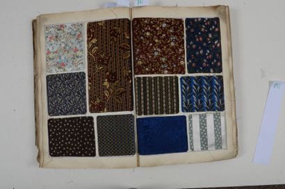 Album d'échantillons pour la mode titré Soieries...