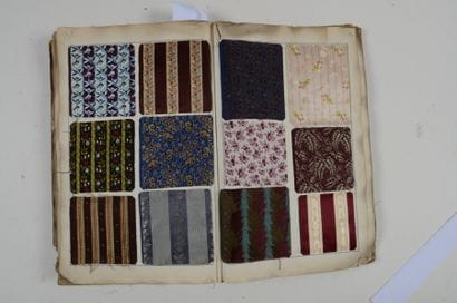 Album d'échantillons pour la mode titré Soieries...