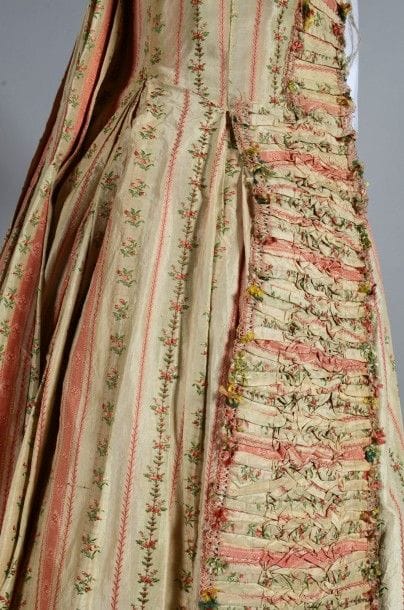 Robe à la française, époque Louis XVI, manteau...