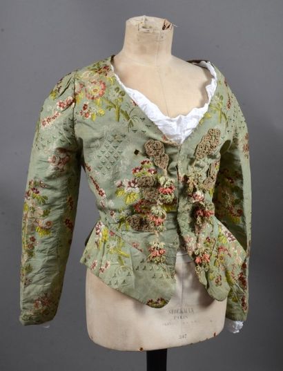 Caraco, vers 1760, lampas soie polychrome,...