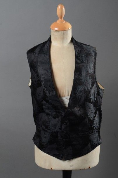 Gilet époque Second Empire, gilet col châle...