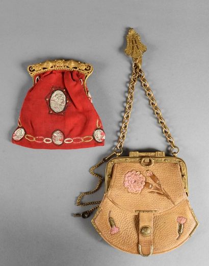 Deux réticules, XIXe siècle, l'un vers 1830-40...