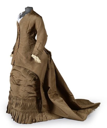 Robe de voyage, vers 1880, en gros de Tours...