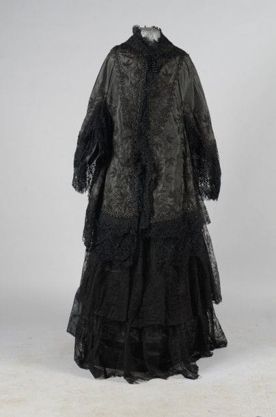 Visite fin du XIXe siècle, faille noire brodée...