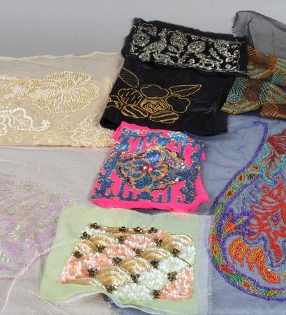 Echantillons de modèles de broderies pour...