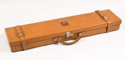Valise à fusil en cuir avec ses sangles....