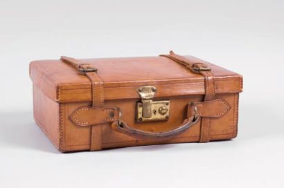 Petite réserve à cartouches en cuir double...