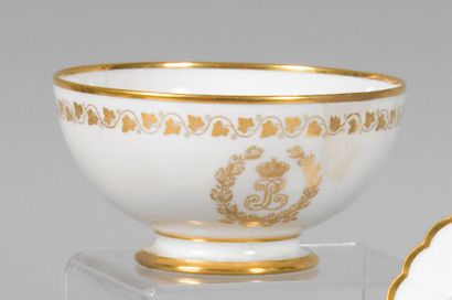 Bol en porcelaine blanche du service des...