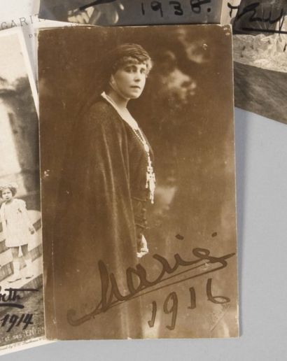 Marie, reine de Roumanie. Portrait photographique...