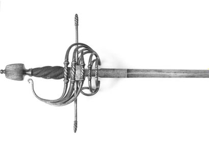 Belle épée squelette. Pommeau conique, fusée...