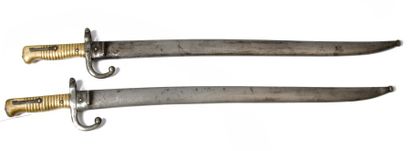 Lot de deux baïonnettes GRAS et Chassepot....
