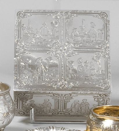 Boîte à thé en argent, de forme carrée, à...