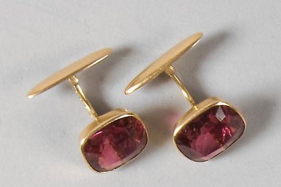 Paire de boutons de manchettes en or, sertis...