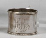 Rond de serviette en argent, gravé du monogramme...