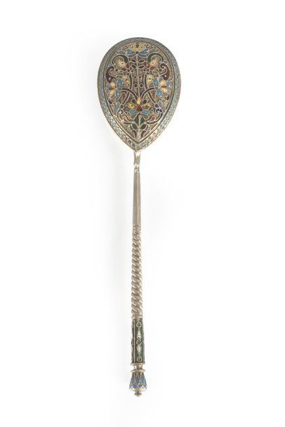 Carl FABERGE
cuillère à caviar, en vermeil...