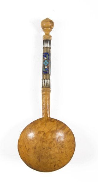 Cuillère en bouleau de Carélie, avec manche...