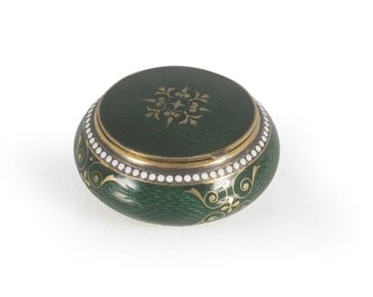Boite ronde à pilules en vermeil de la Maison...