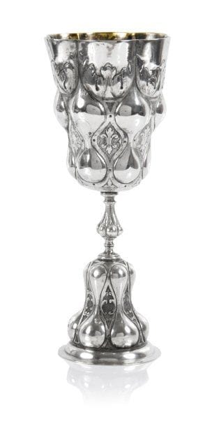 Coupe sur pied en argent, à décor de godrons...