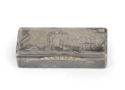Petite tabatière en argent niellé, de forme...