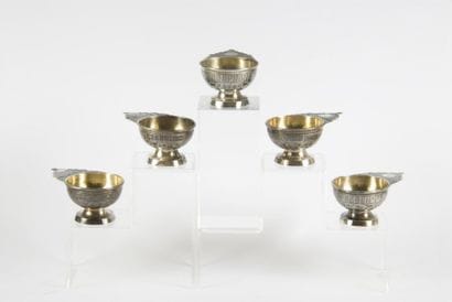 Ensemble de cinq verres à vodka en argent,...