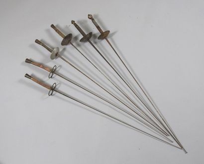Lot de 6 fleurets de différentes période...