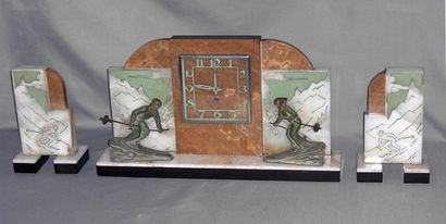 Garniture de cheminée avec un très beau décor...