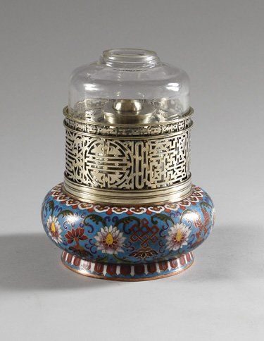 Très importante lampe en émaux cloisonnés...