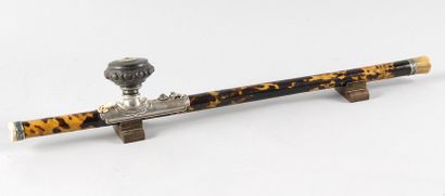 Pipe en écaille de tortue, embouts en ivoire,...