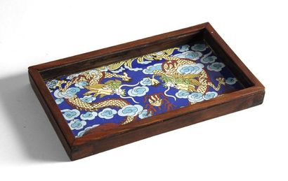 Petit plateau de lampe en émaux cloisonnés...
