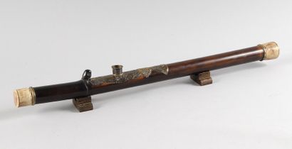 Pipe à opium de fumerie en bambou. Embout...