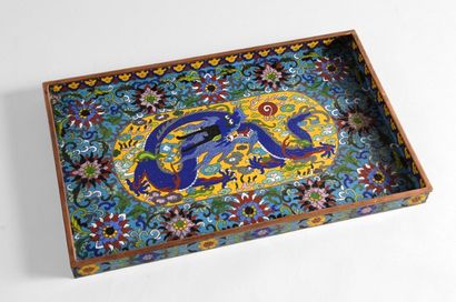 Très rare plateau en émaux cloisonnés sur...