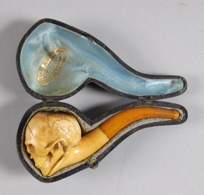 Pipe en écume de mer sculptée représentant...
